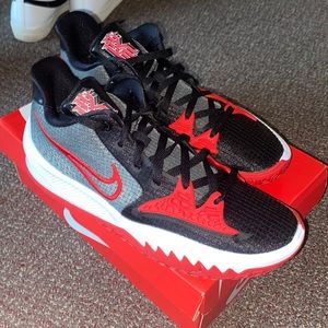 Kyrie 4 Low